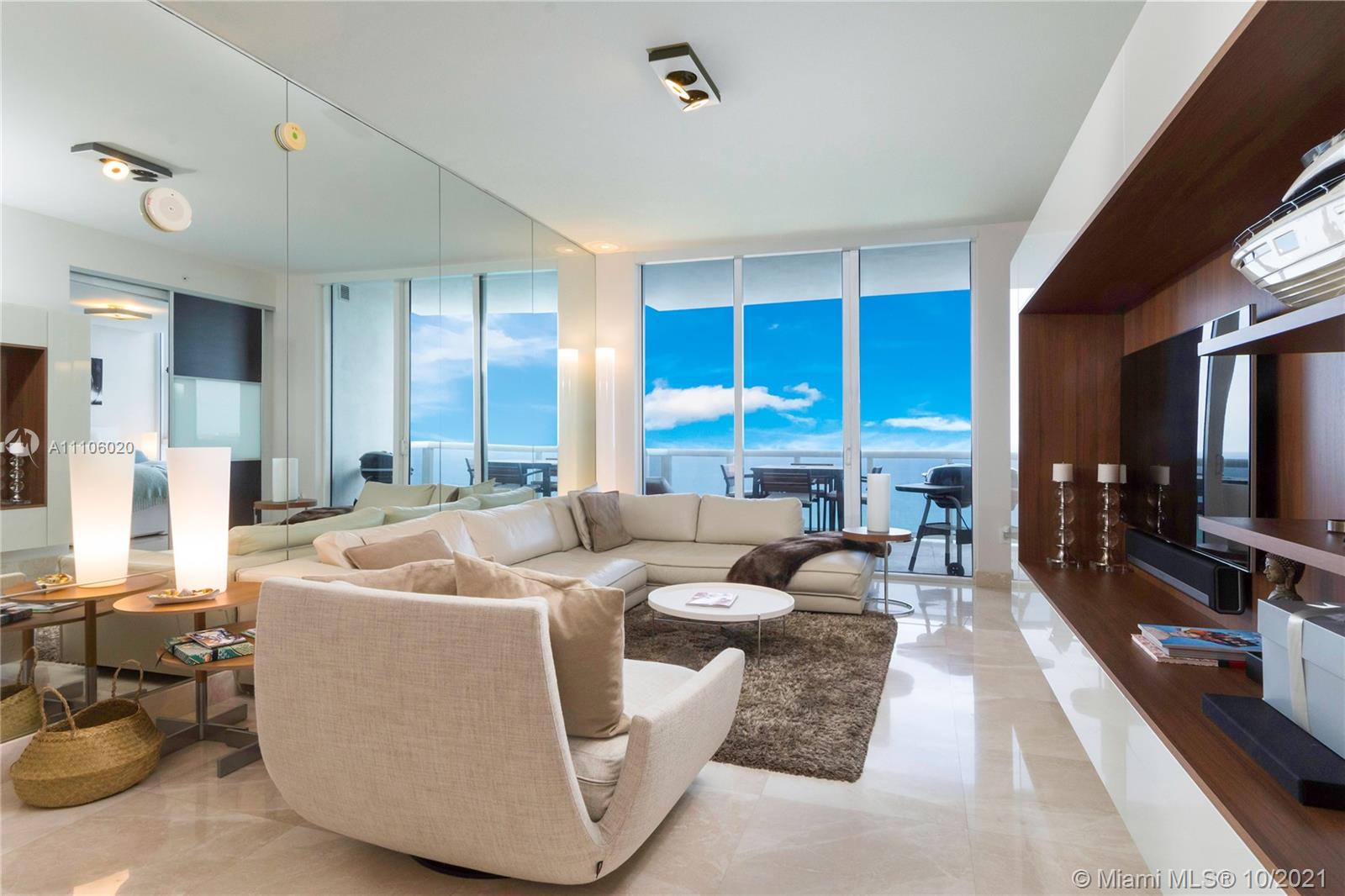 TRUMP ROYALE CONDO - Residential Lease