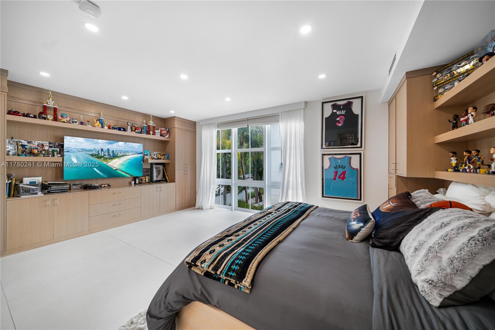 AQUA AT ALLISON ISLAND - Residential