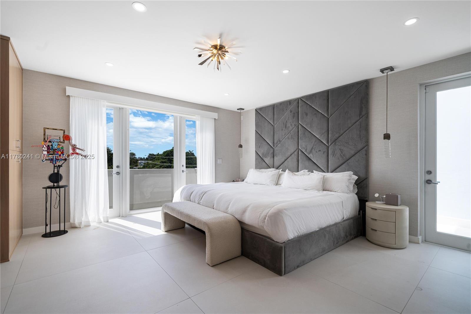 AQUA AT ALLISON ISLAND - Residential