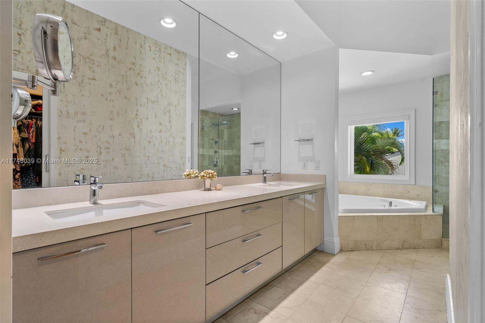 G B VILLAS - Residential