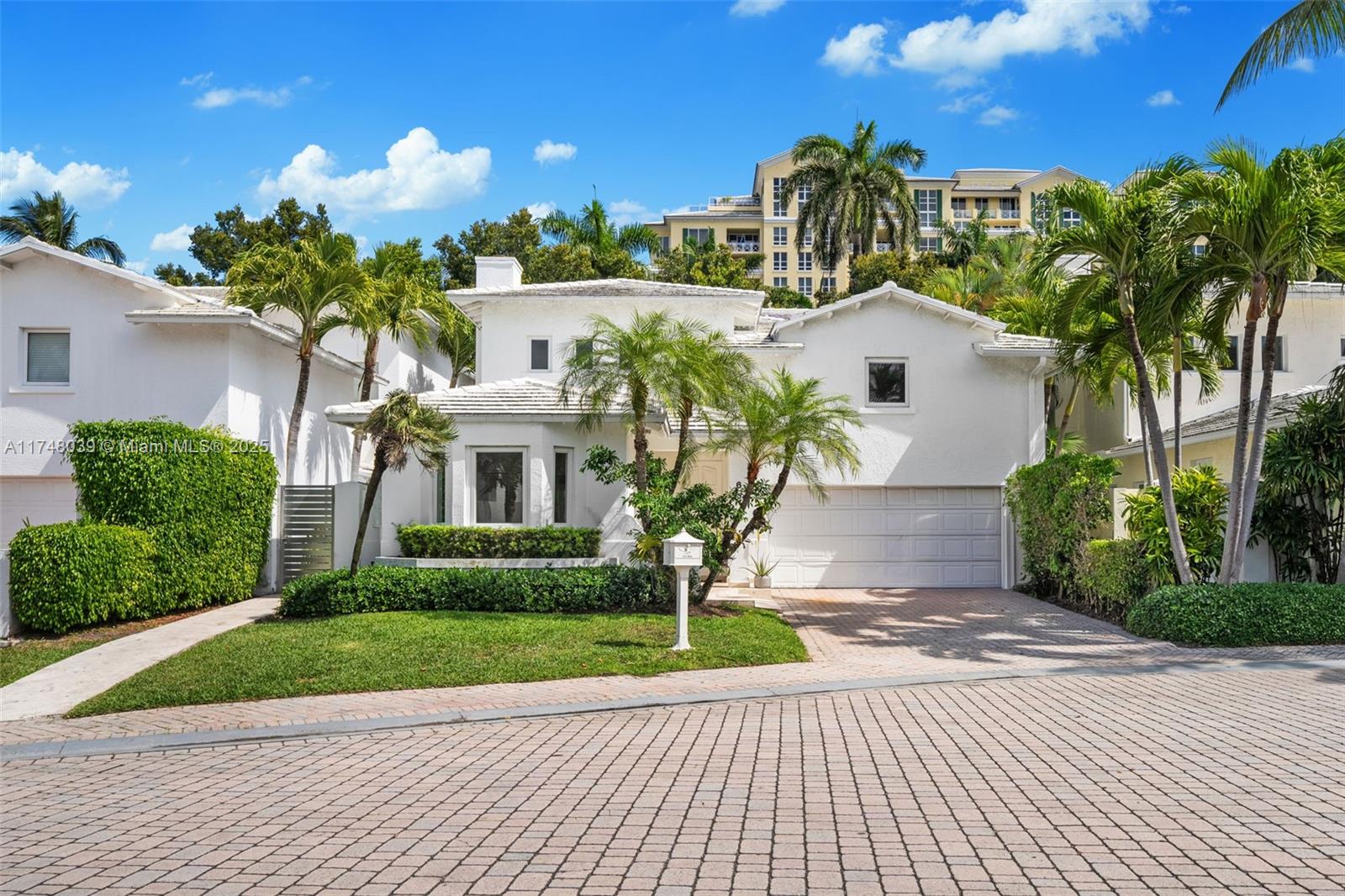 6 Coconut Ln