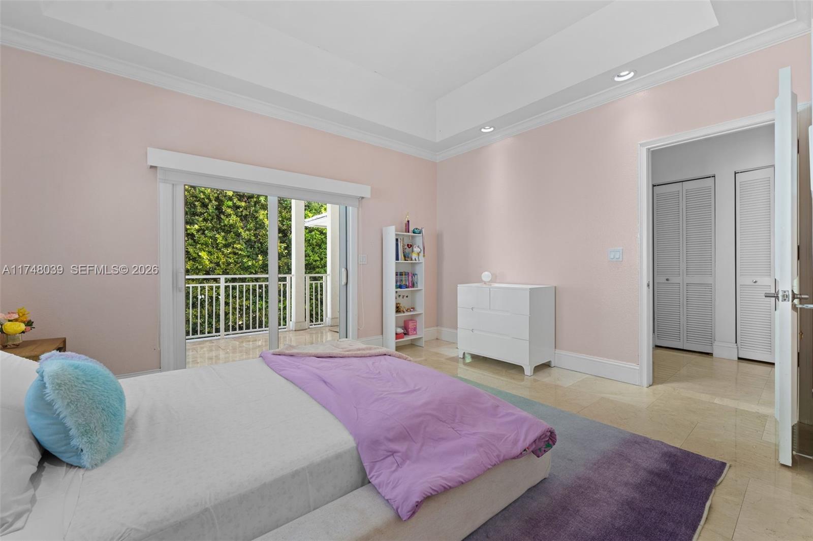 G B VILLAS - Residential