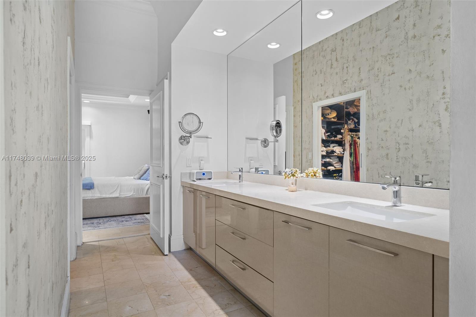 G B VILLAS - Residential