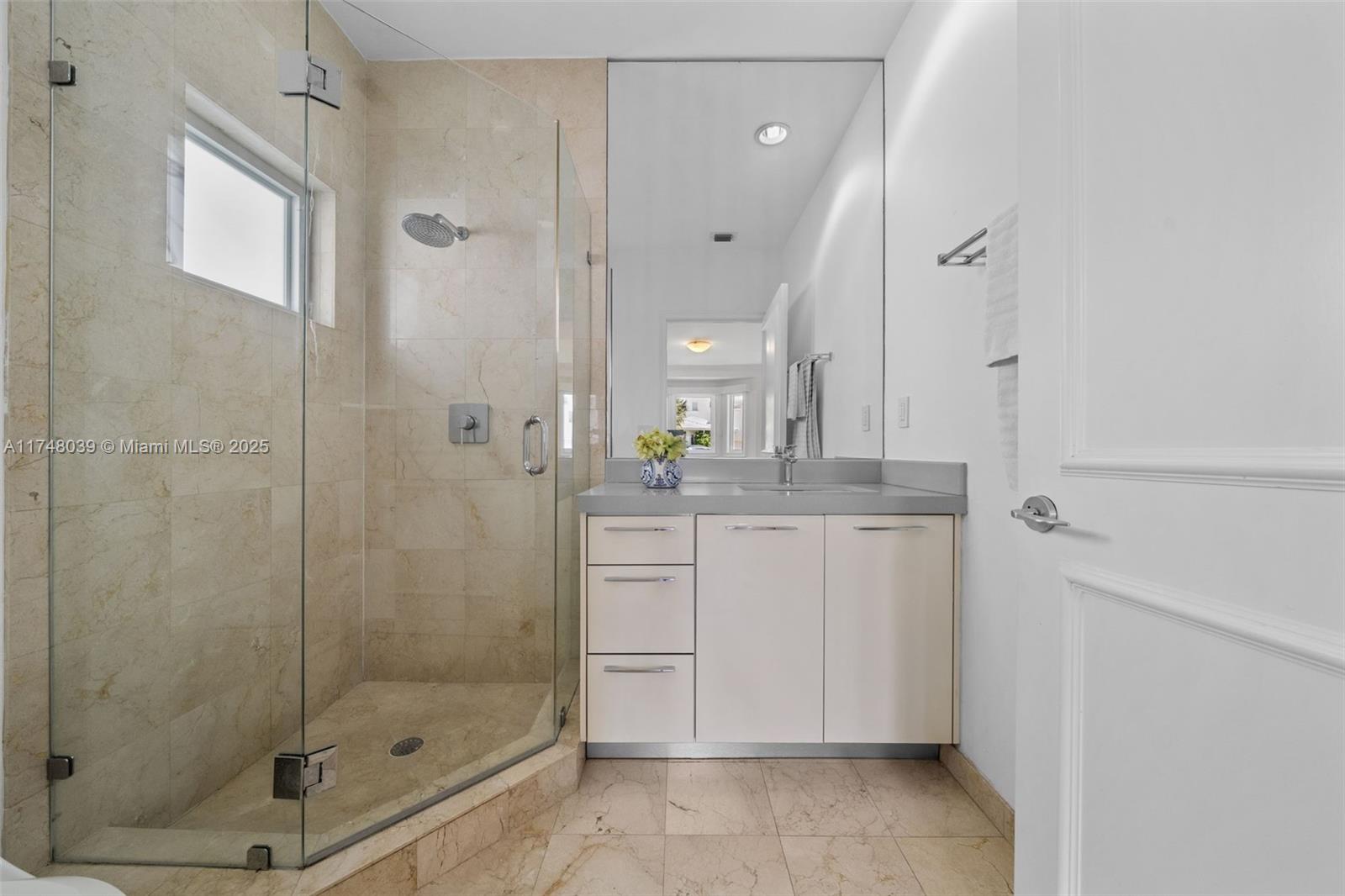 G B VILLAS - Residential