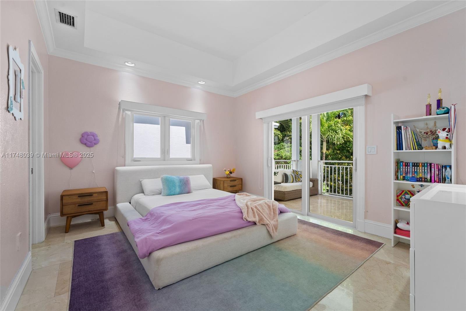 G B VILLAS - Residential