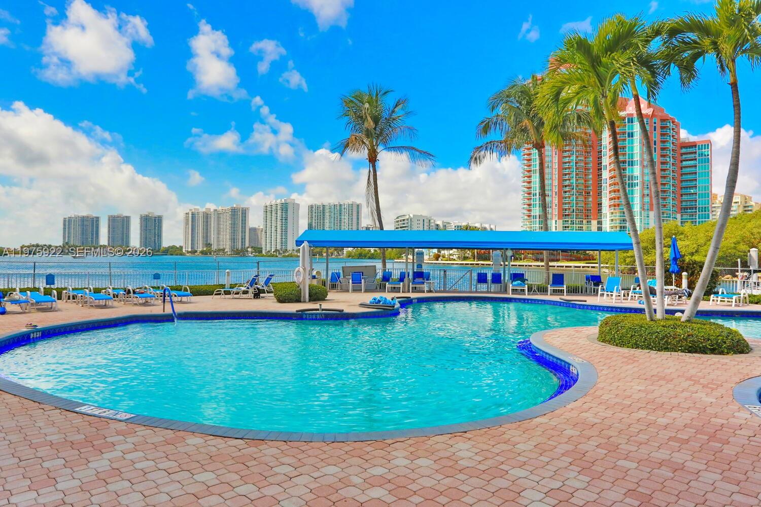 MYSTIC POINTE TOWER 500 C - Residential