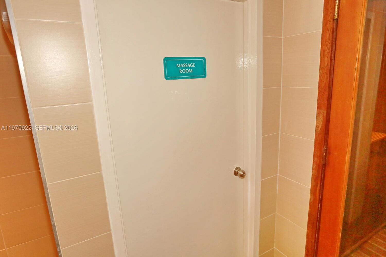 MYSTIC POINTE TOWER 500 C - Residential