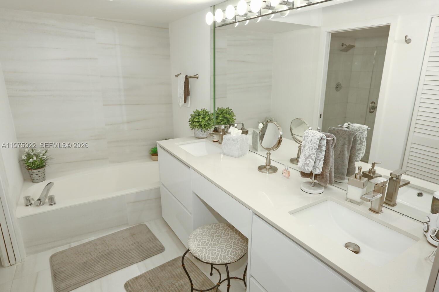 MYSTIC POINTE TOWER 500 C - Residential