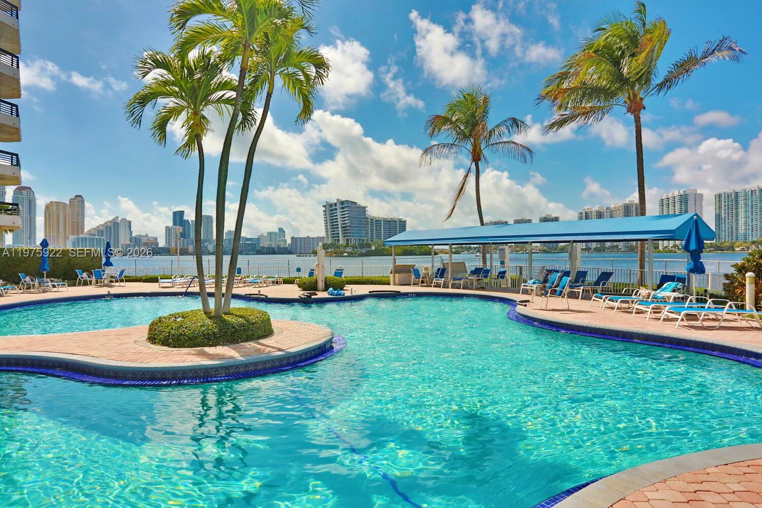 MYSTIC POINTE TOWER 500 C - Residential