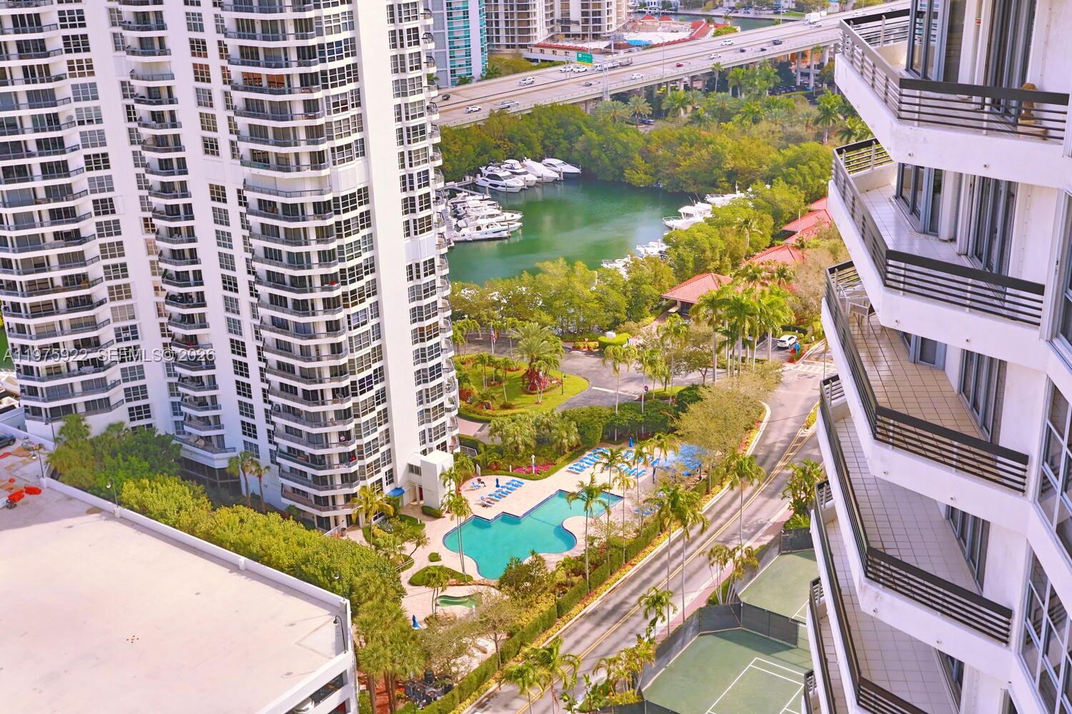 MYSTIC POINTE TOWER 500 C - Residential