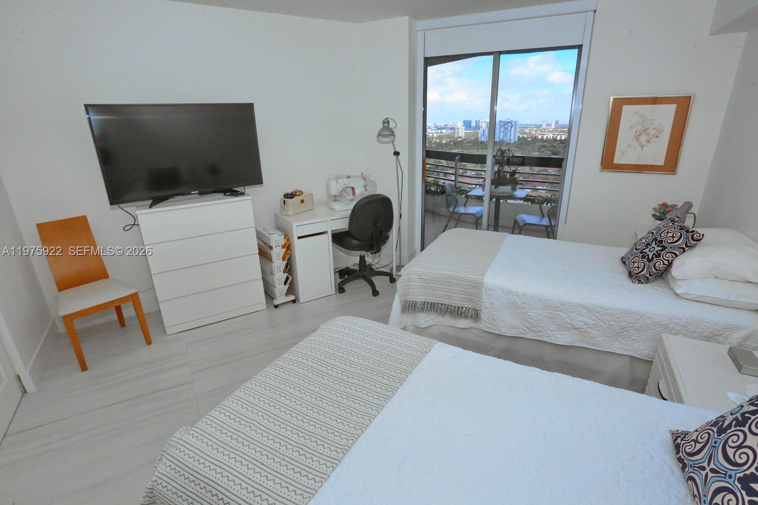 MYSTIC POINTE TOWER 500 C - Residential