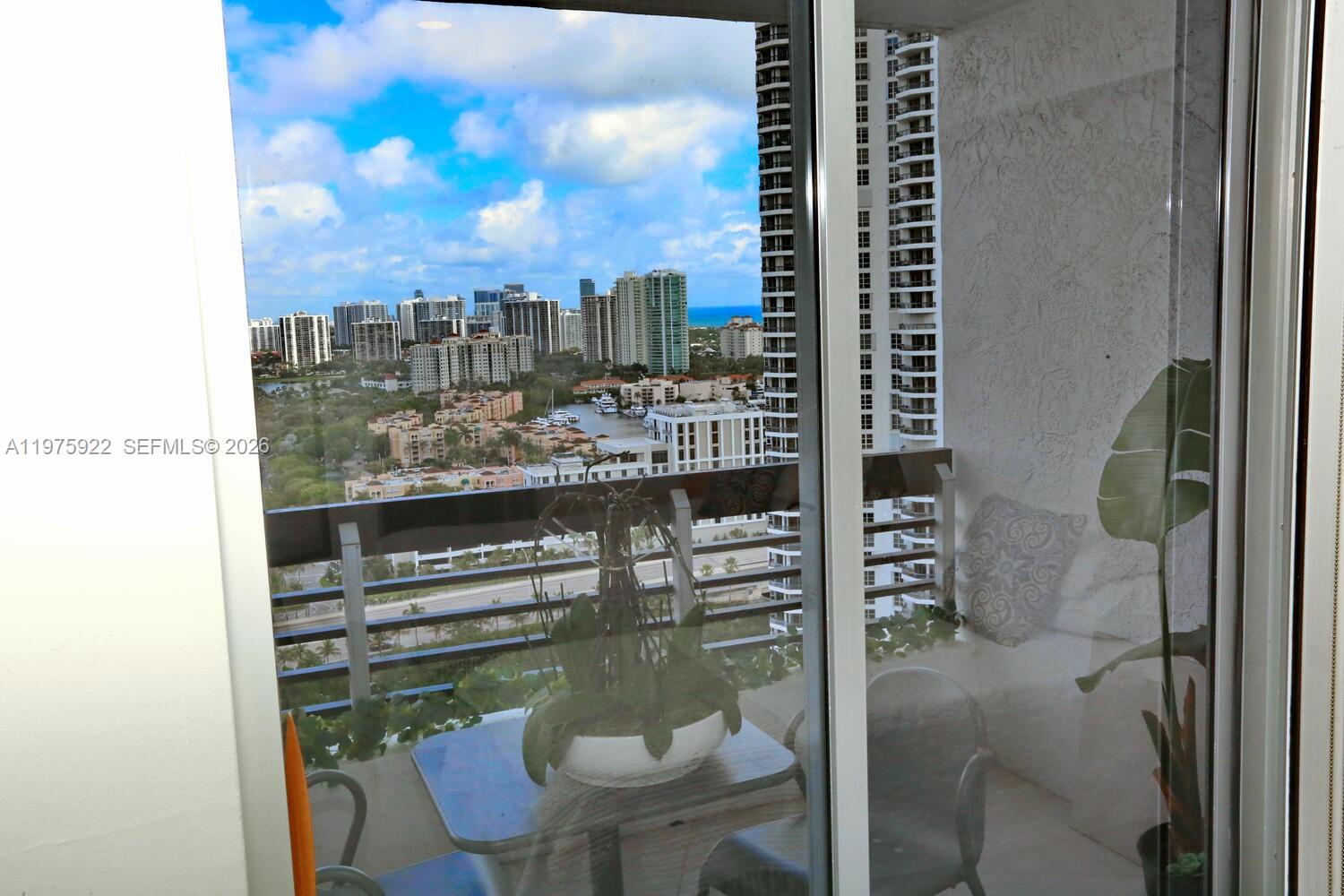 MYSTIC POINTE TOWER 500 C - Residential