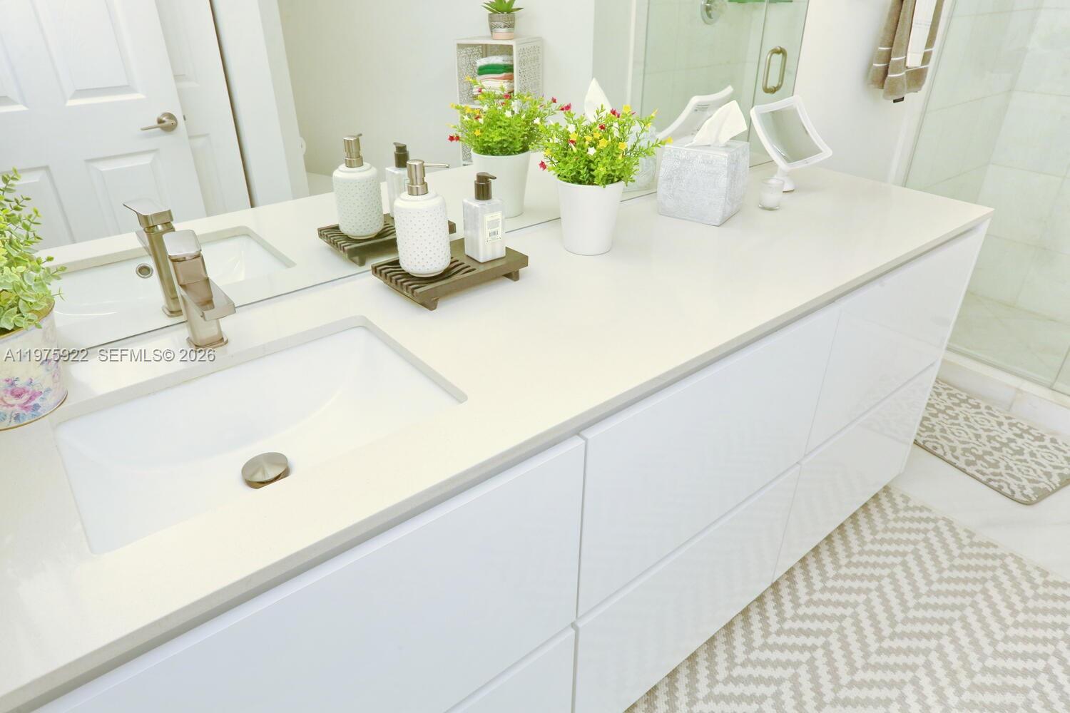 MYSTIC POINTE TOWER 500 C - Residential