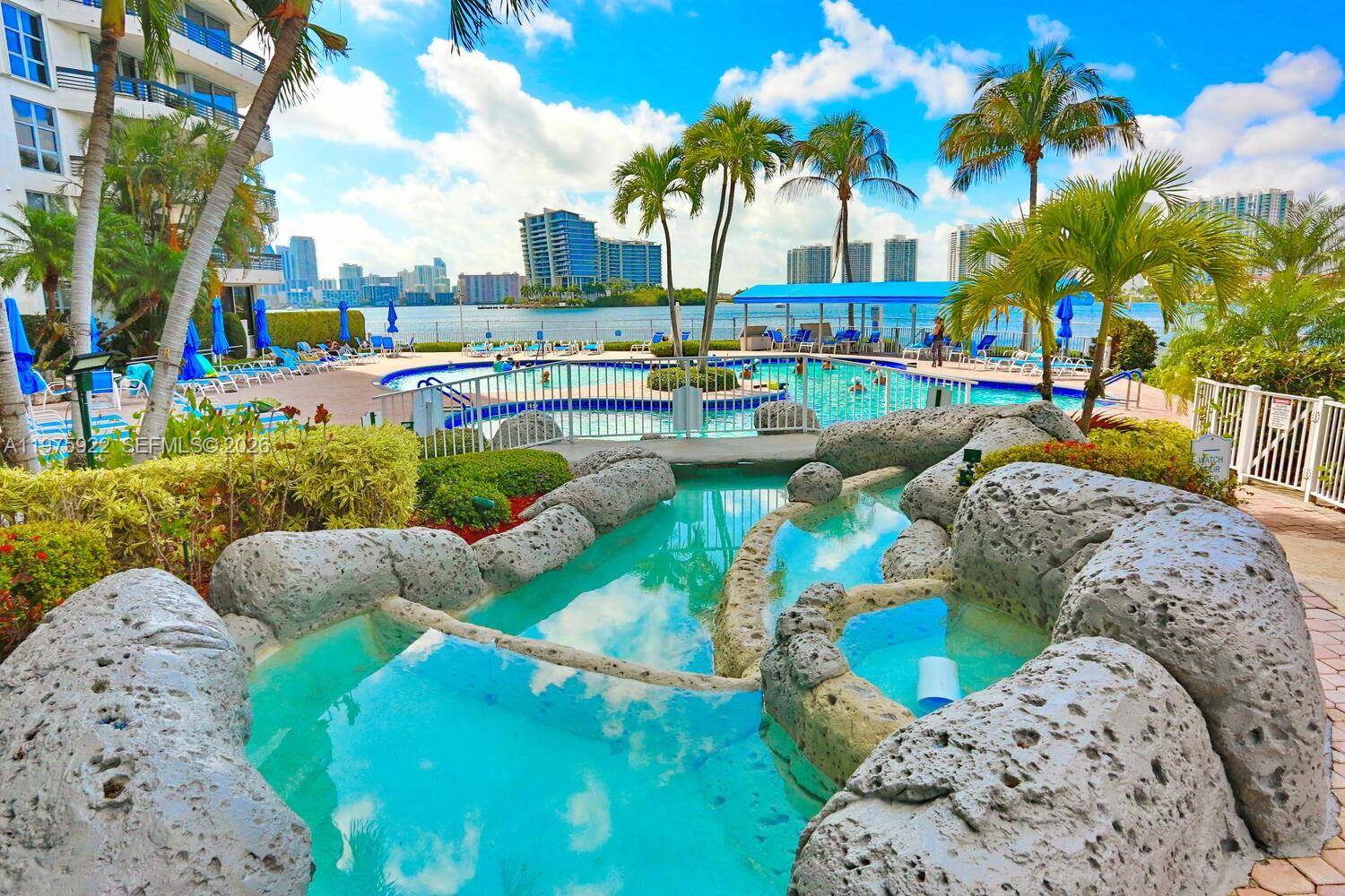 MYSTIC POINTE TOWER 500 C - Residential