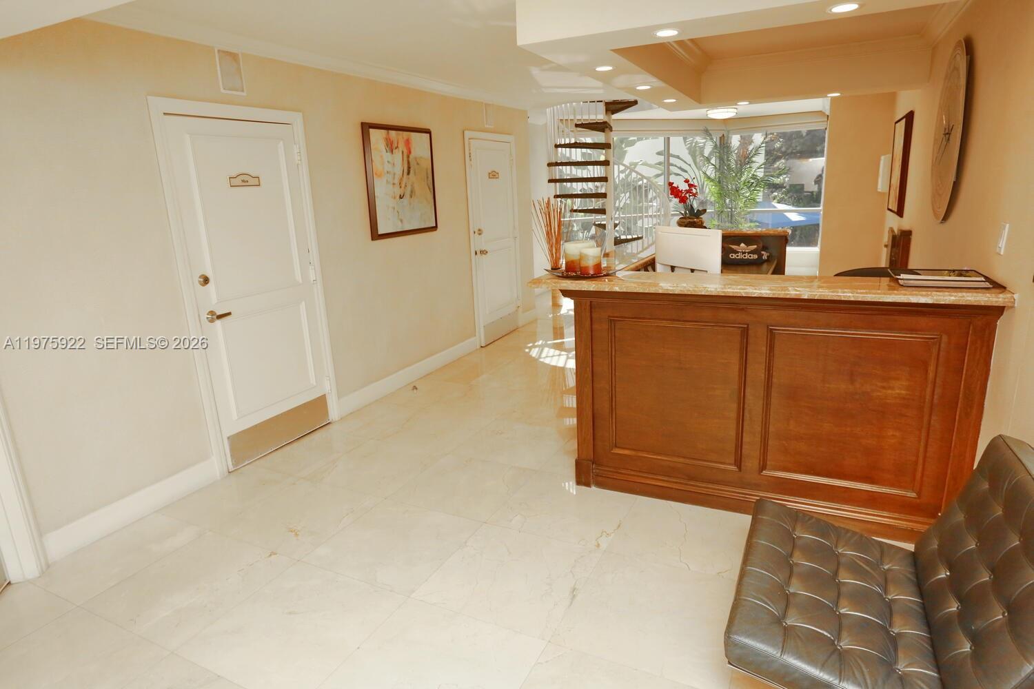 MYSTIC POINTE TOWER 500 C - Residential