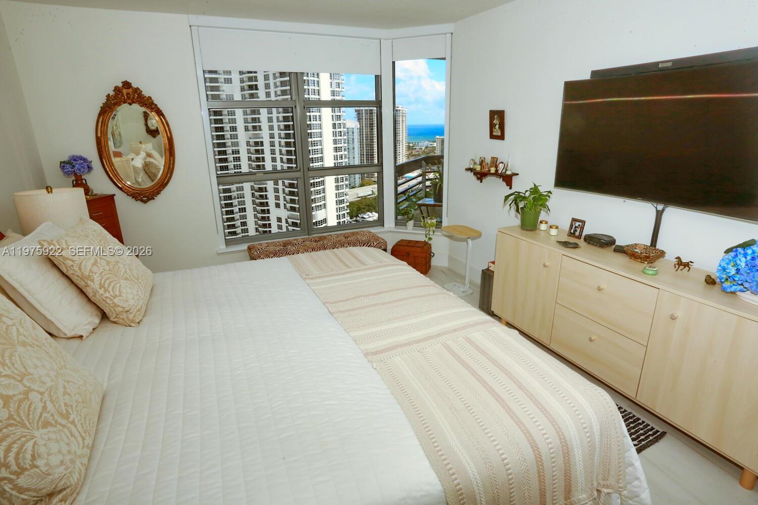 MYSTIC POINTE TOWER 500 C - Residential