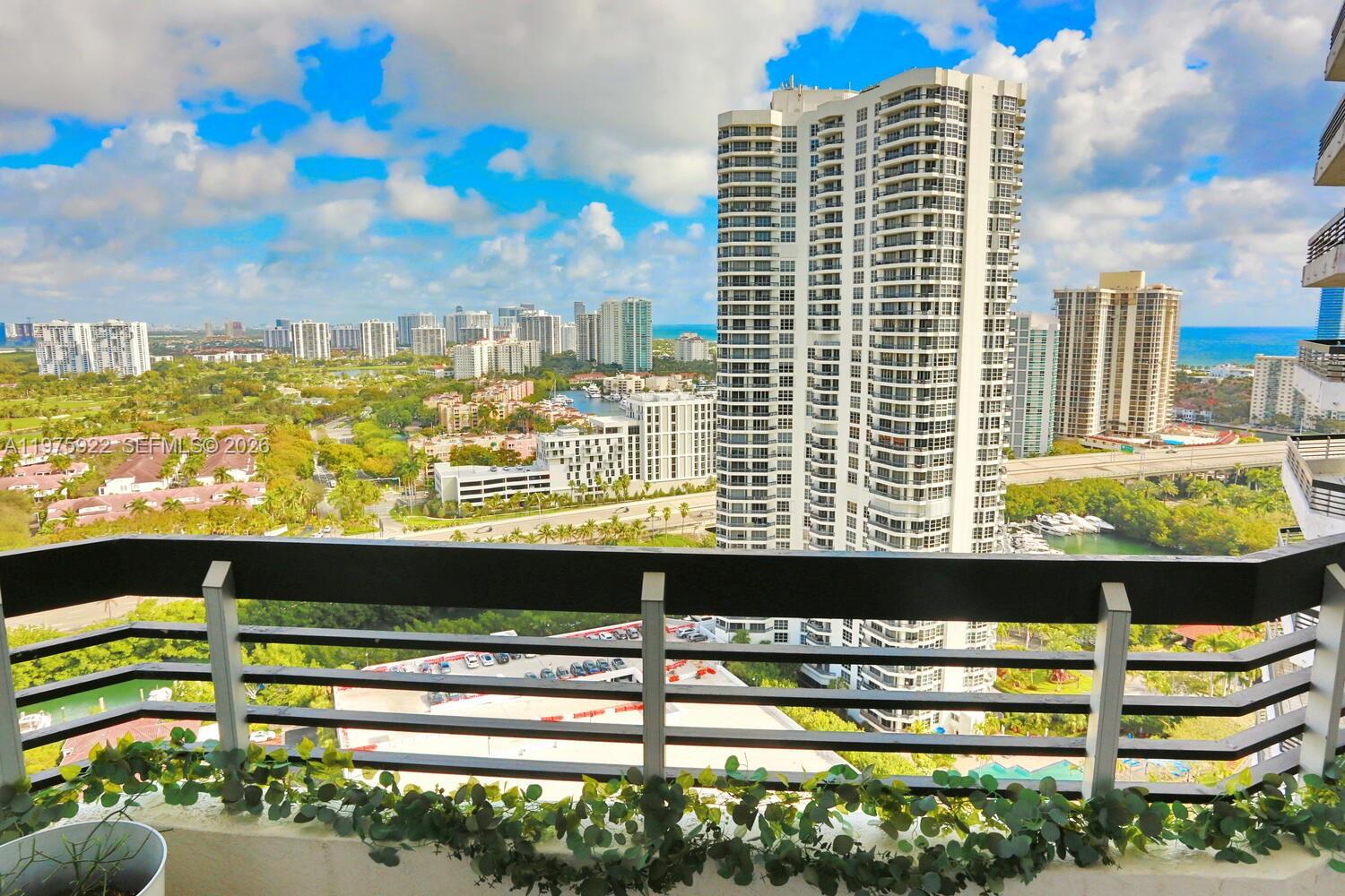 MYSTIC POINTE TOWER 500 C - Residential