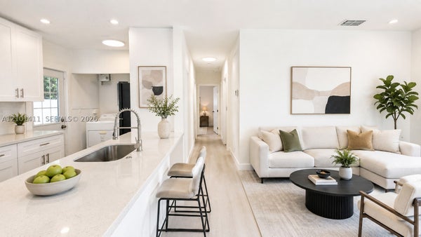 721 N 68TH TER, HOLLYWOOD, FL 33024 - Image b9eb7c0875d7dd7ee77d36edf474d01a/909620862