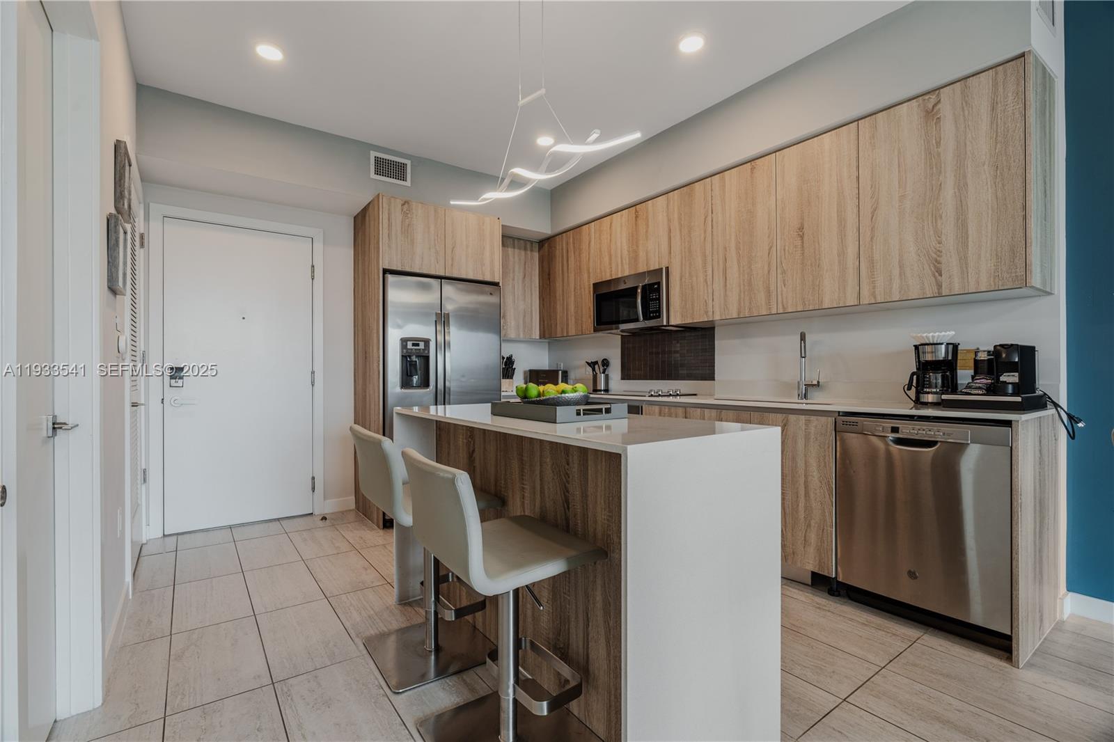 QUADRO CONDO - Residential Lease