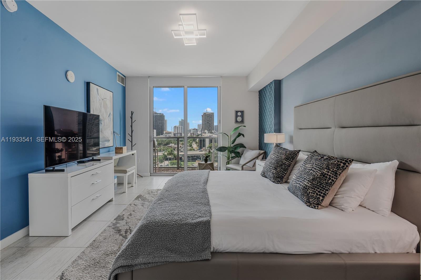 QUADRO CONDO - Residential Lease