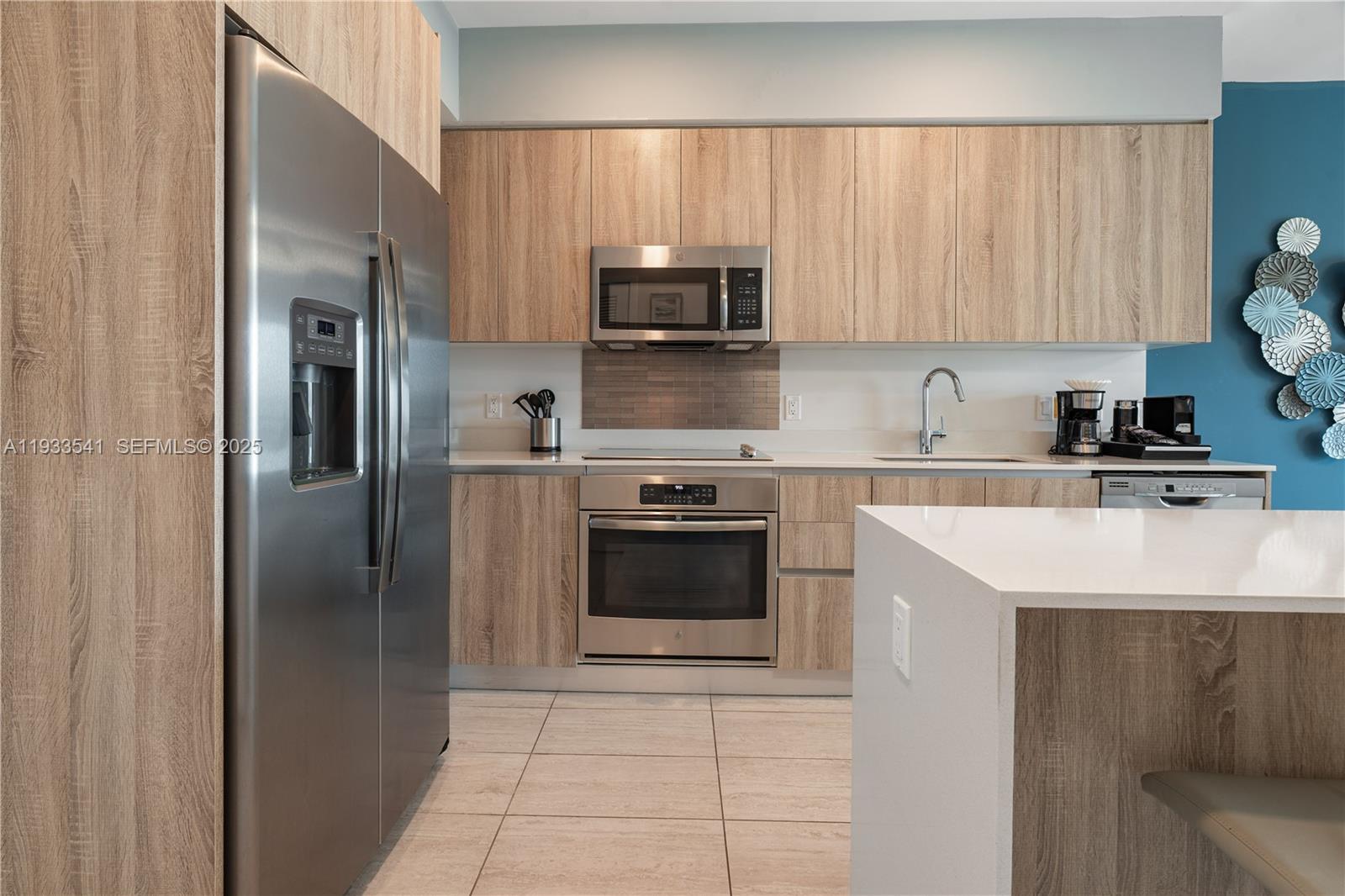 QUADRO CONDO - Residential Lease