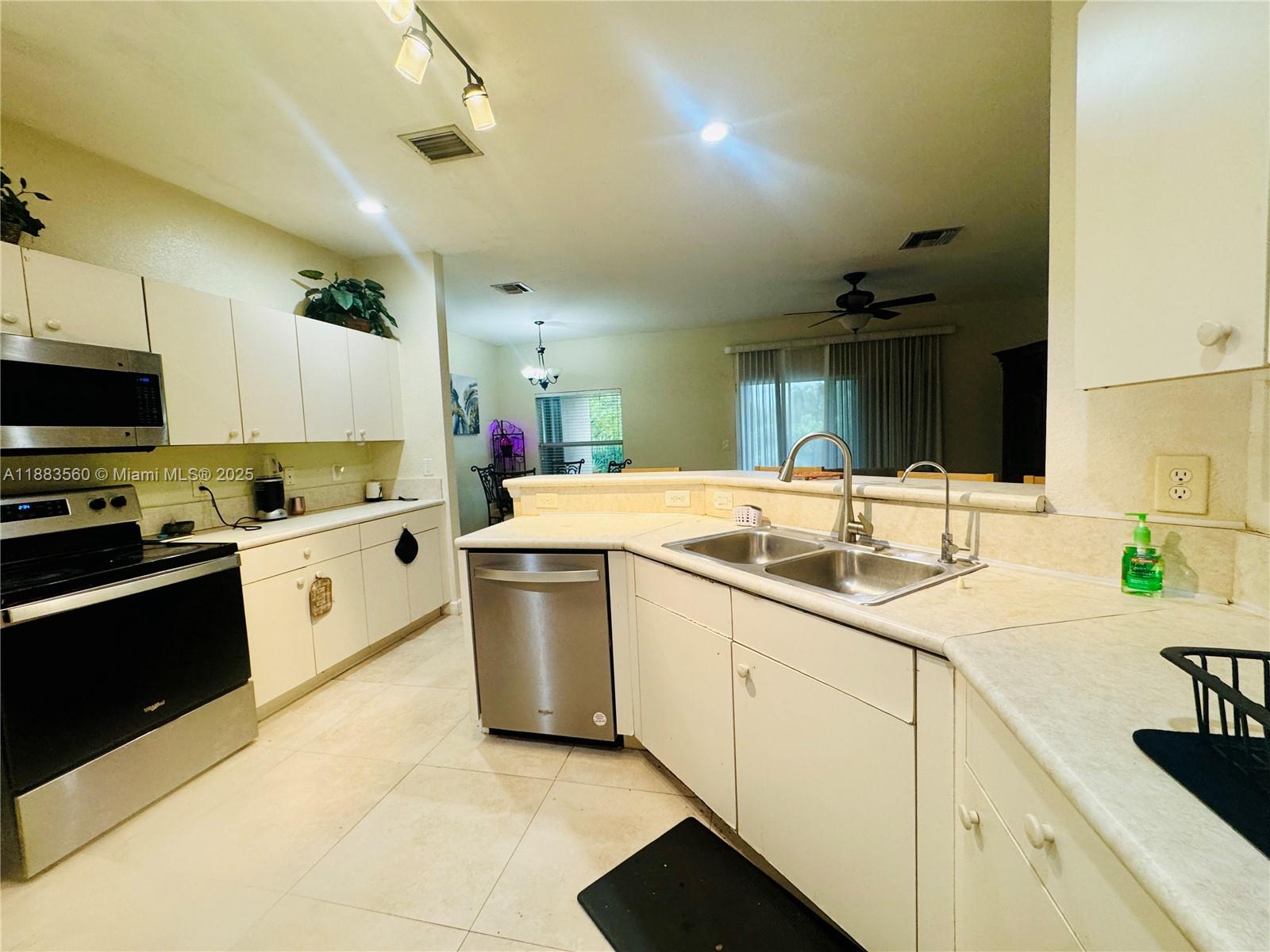 STONEBRIDGE ESTATES - Residential