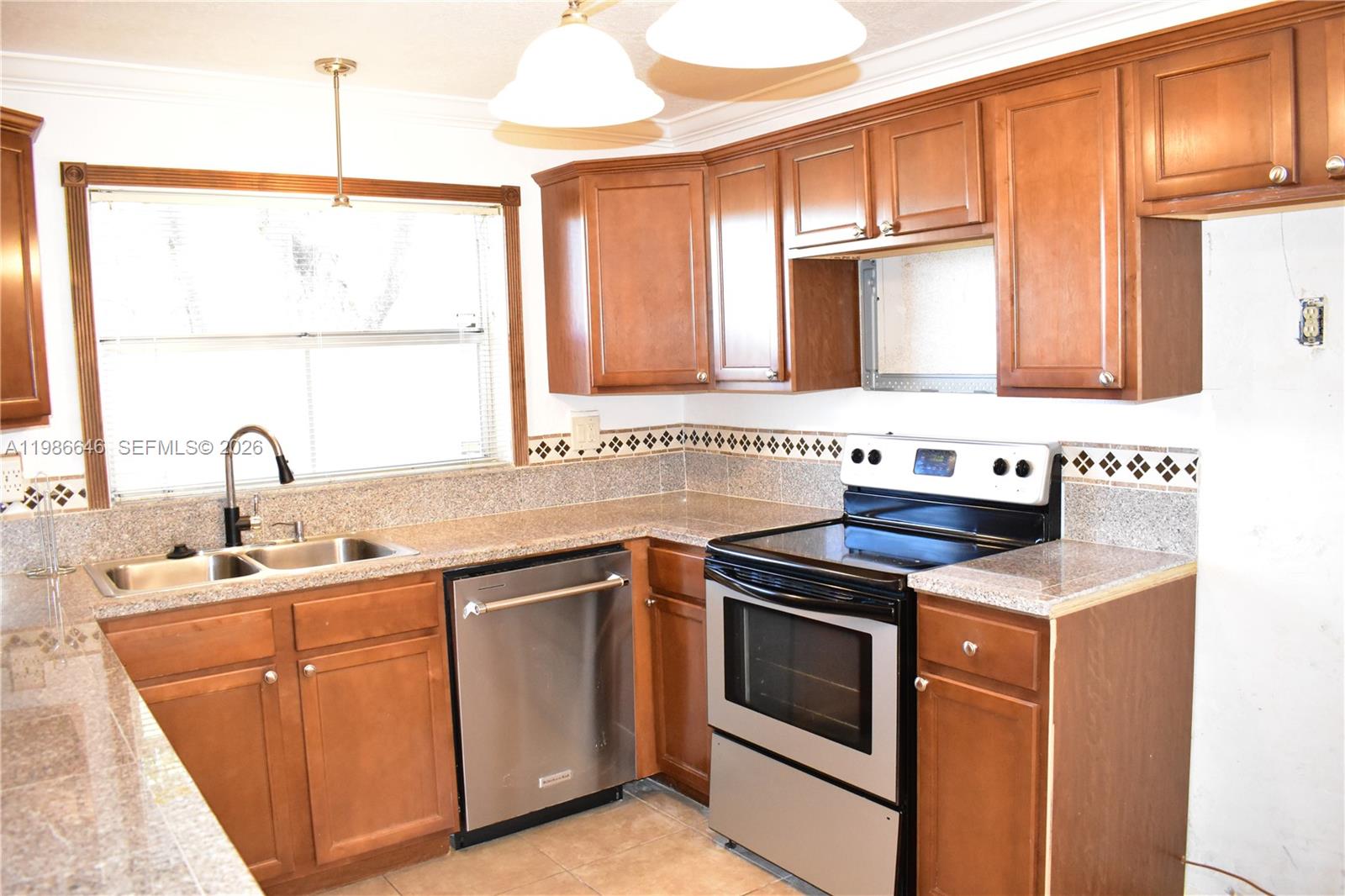 SUNRISE LAKES 125 CONDO - Residential