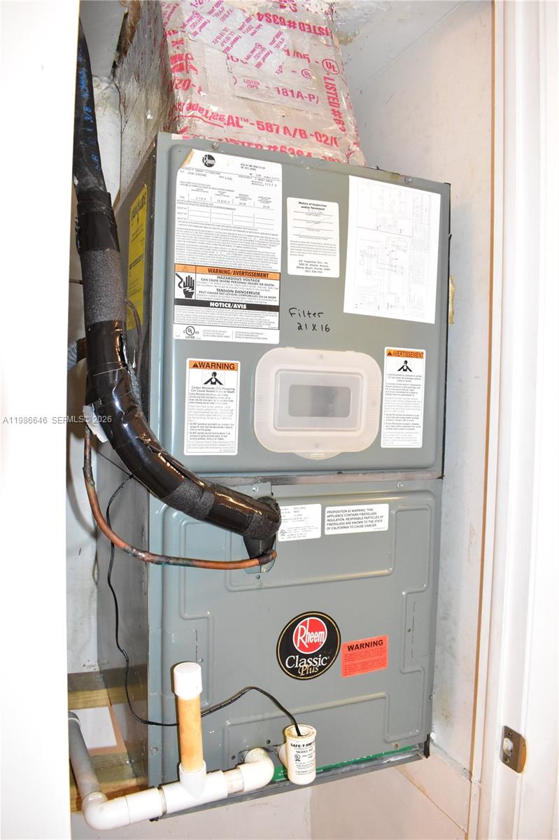 SUNRISE LAKES 125 CONDO - Residential