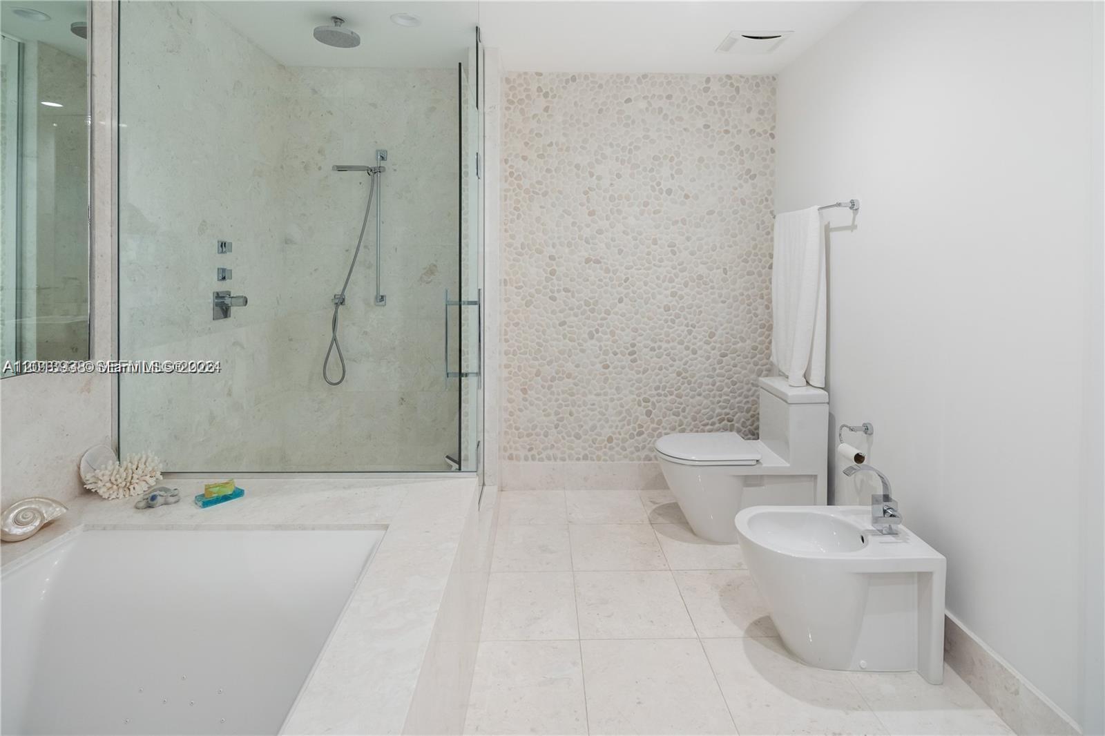 JADE OCEAN CONDO - Residential Lease