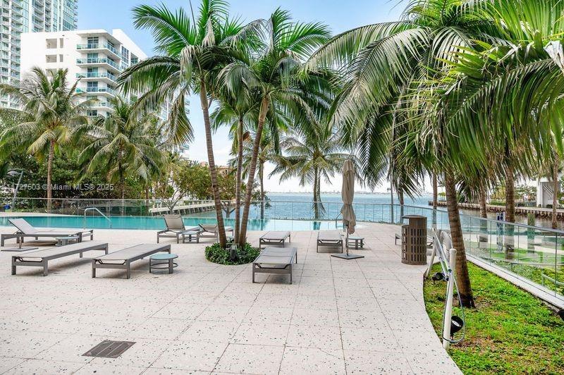 ICON BAY CONDO - Residential