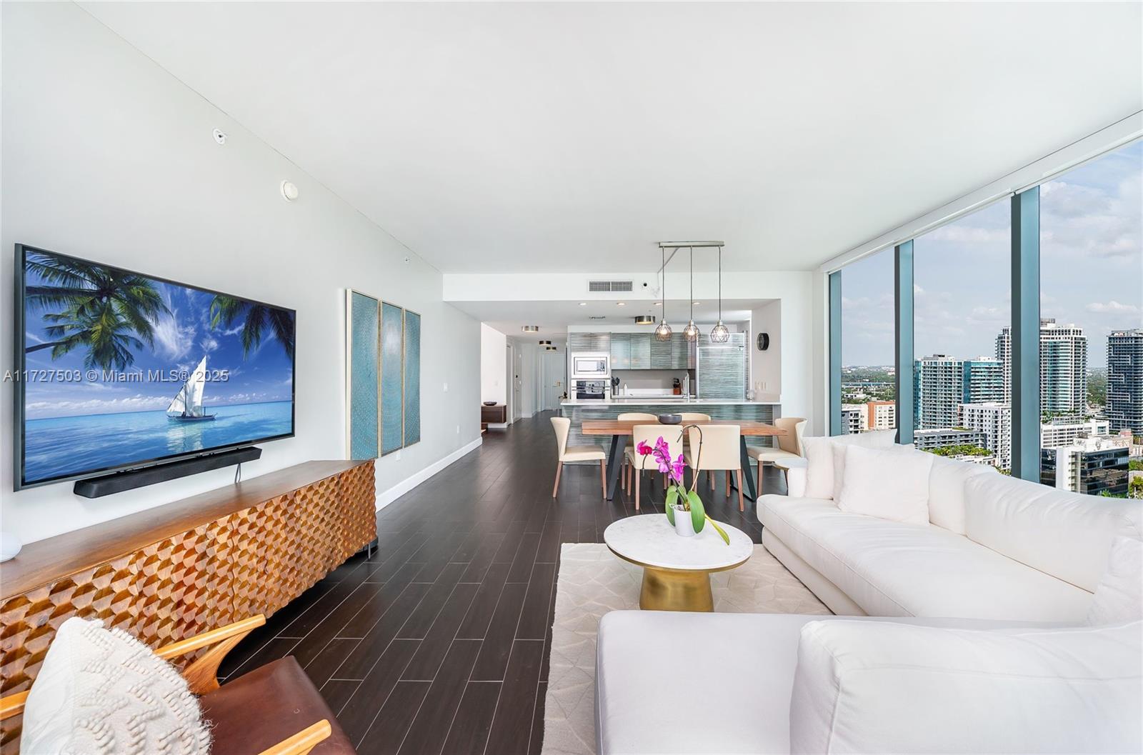 ICON BAY CONDO - Residential