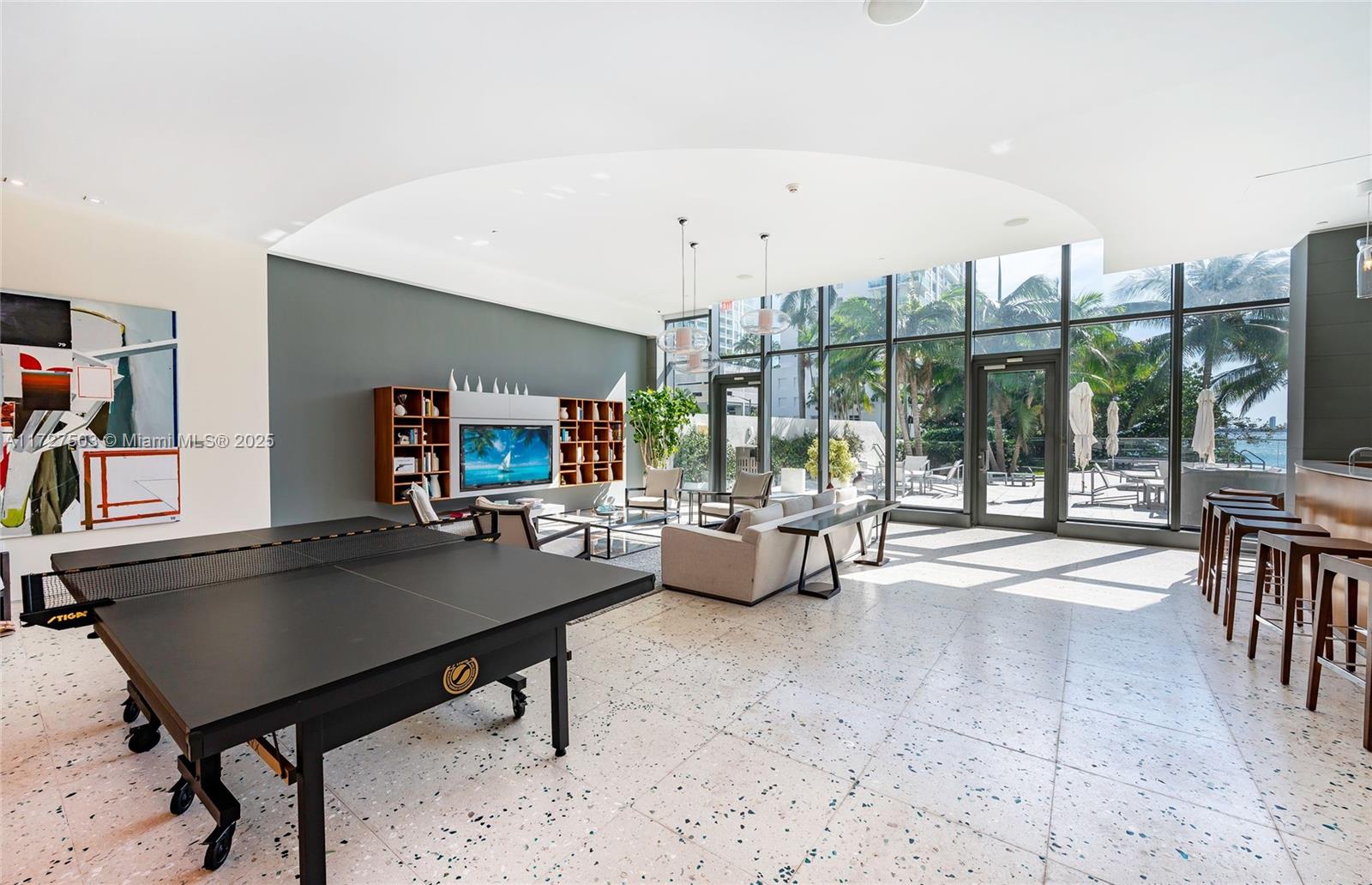 ICON BAY CONDO - Residential