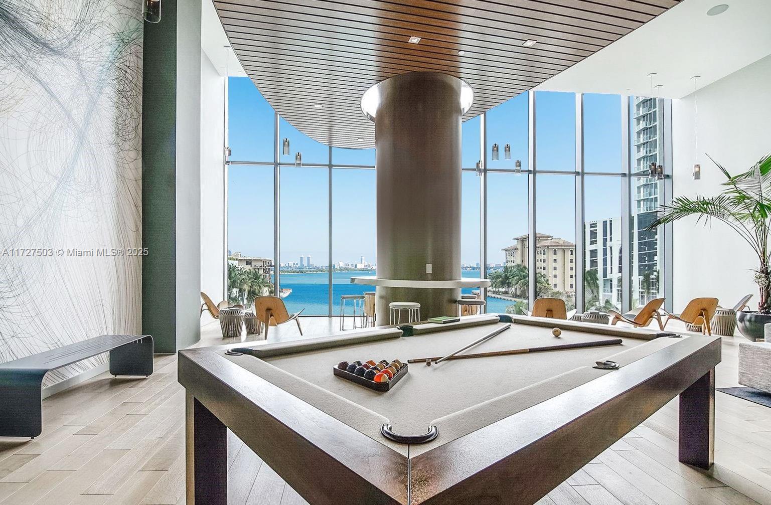 ICON BAY CONDO - Residential