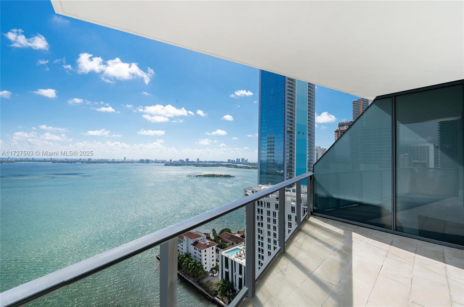 ICON BAY CONDO - Residential