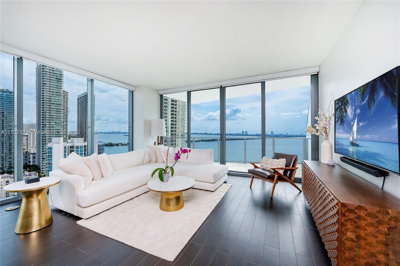 ICON BAY CONDO - Residential