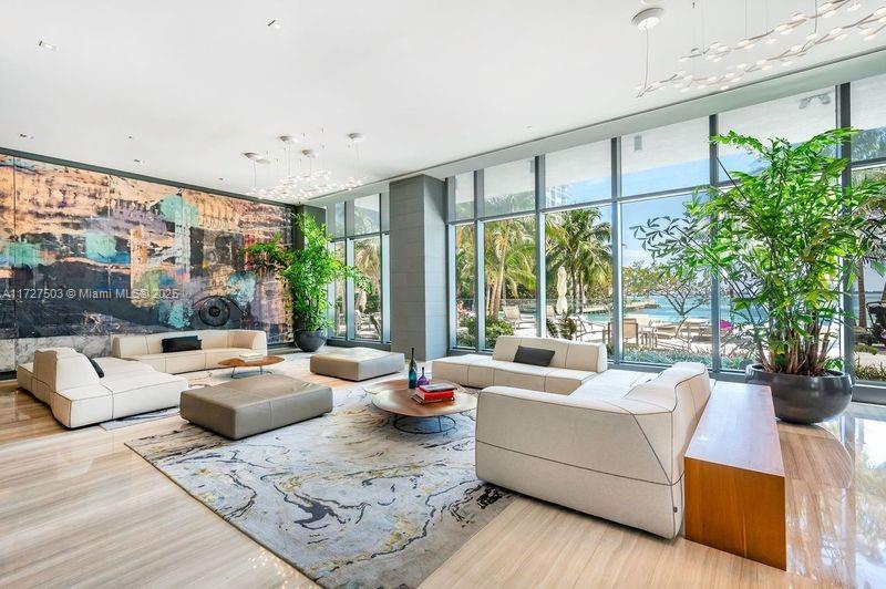 ICON BAY CONDO - Residential