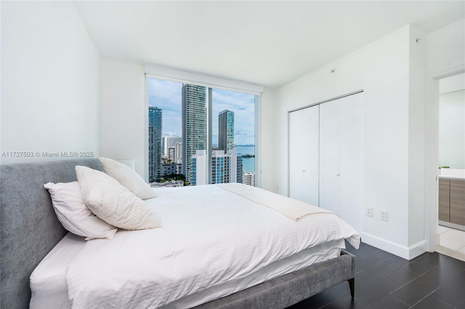 ICON BAY CONDO - Residential