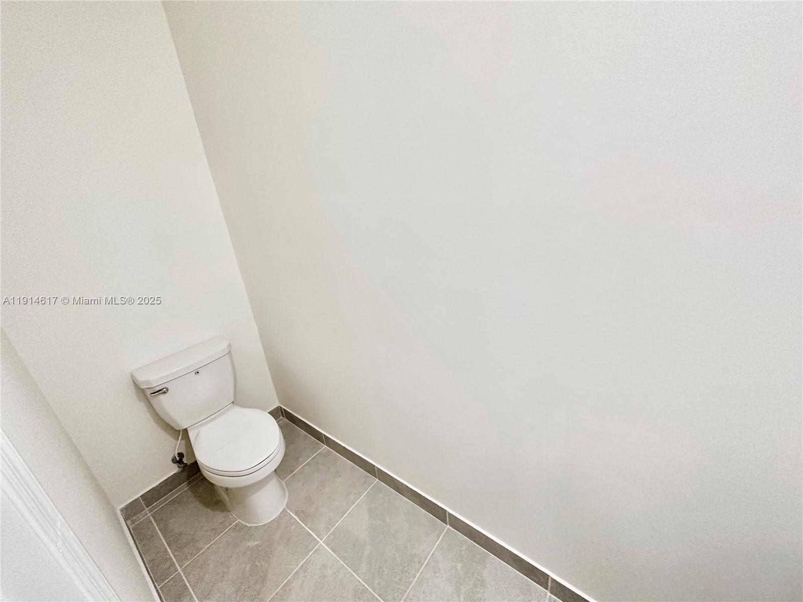 AQUABELLA - Residential Lease