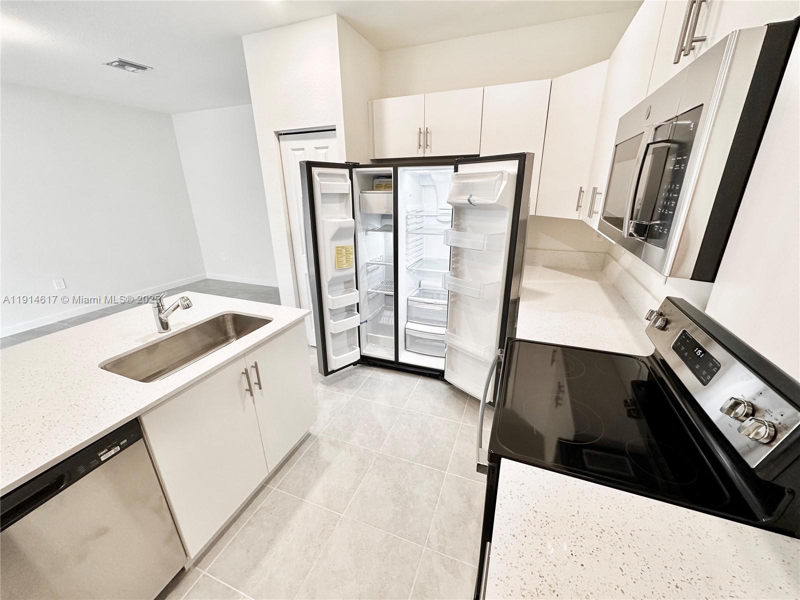 AQUABELLA - Residential Lease