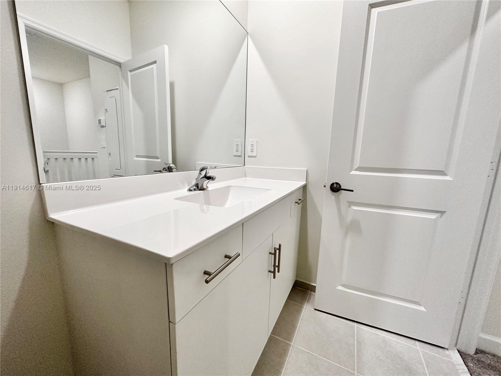 AQUABELLA - Residential Lease