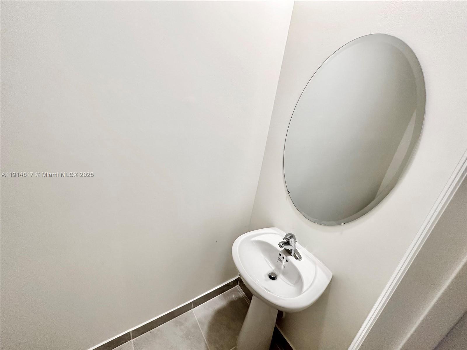 AQUABELLA - Residential Lease