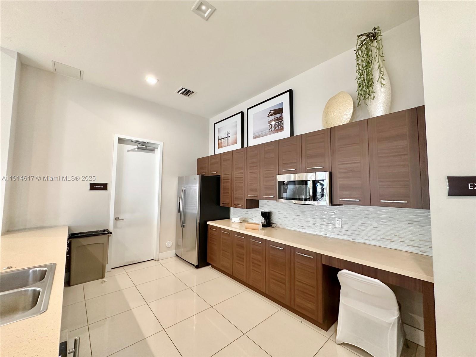 AQUABELLA - Residential Lease