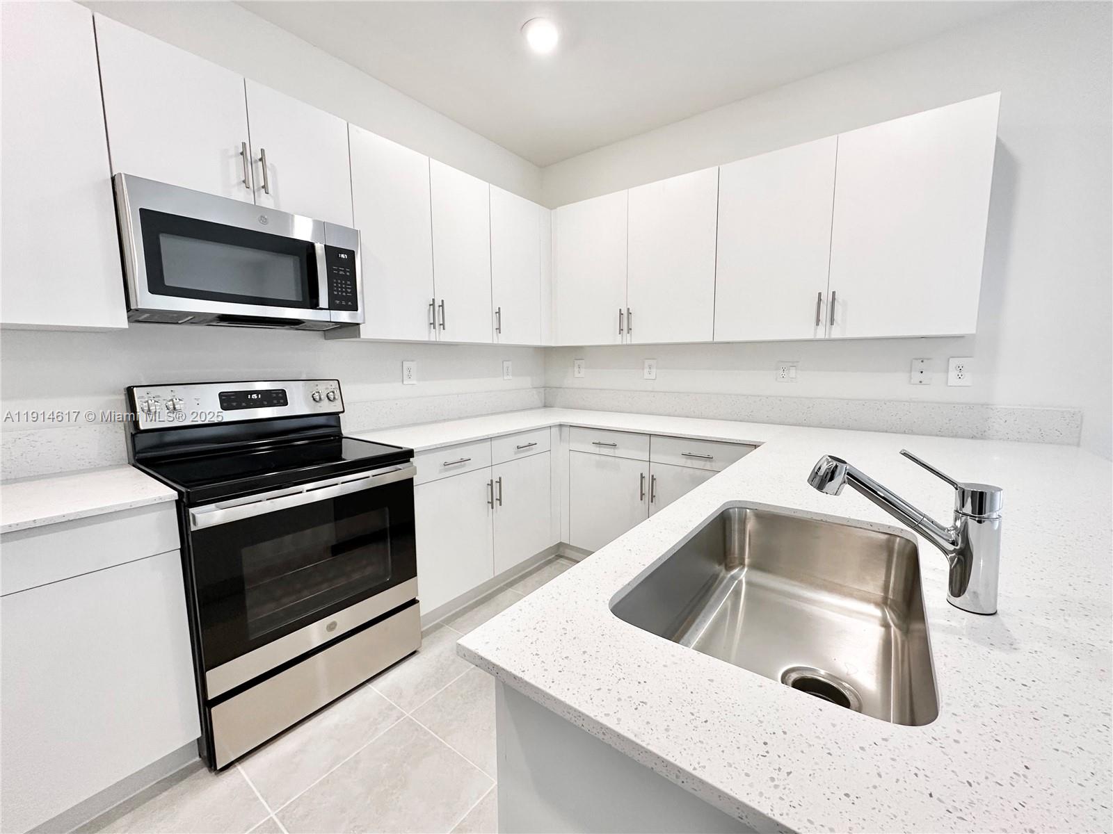 AQUABELLA - Residential Lease