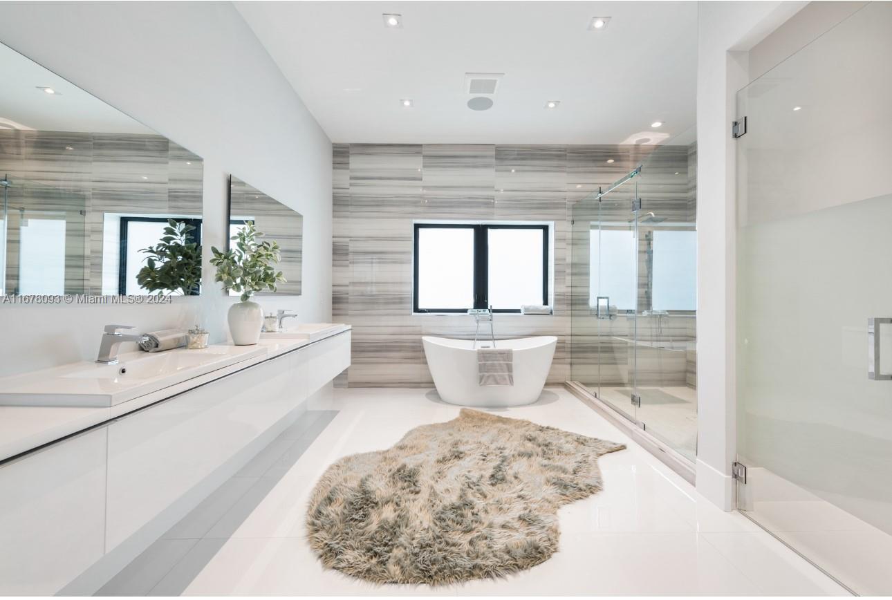 CHAMBERS LAND CO SUB SE1/ - Residential