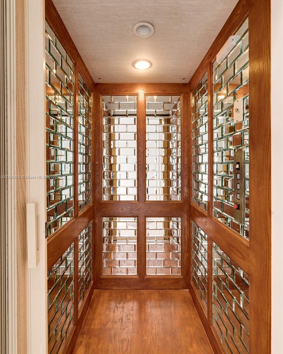 MASHTA ISLAND A REPLAT OF - Residential