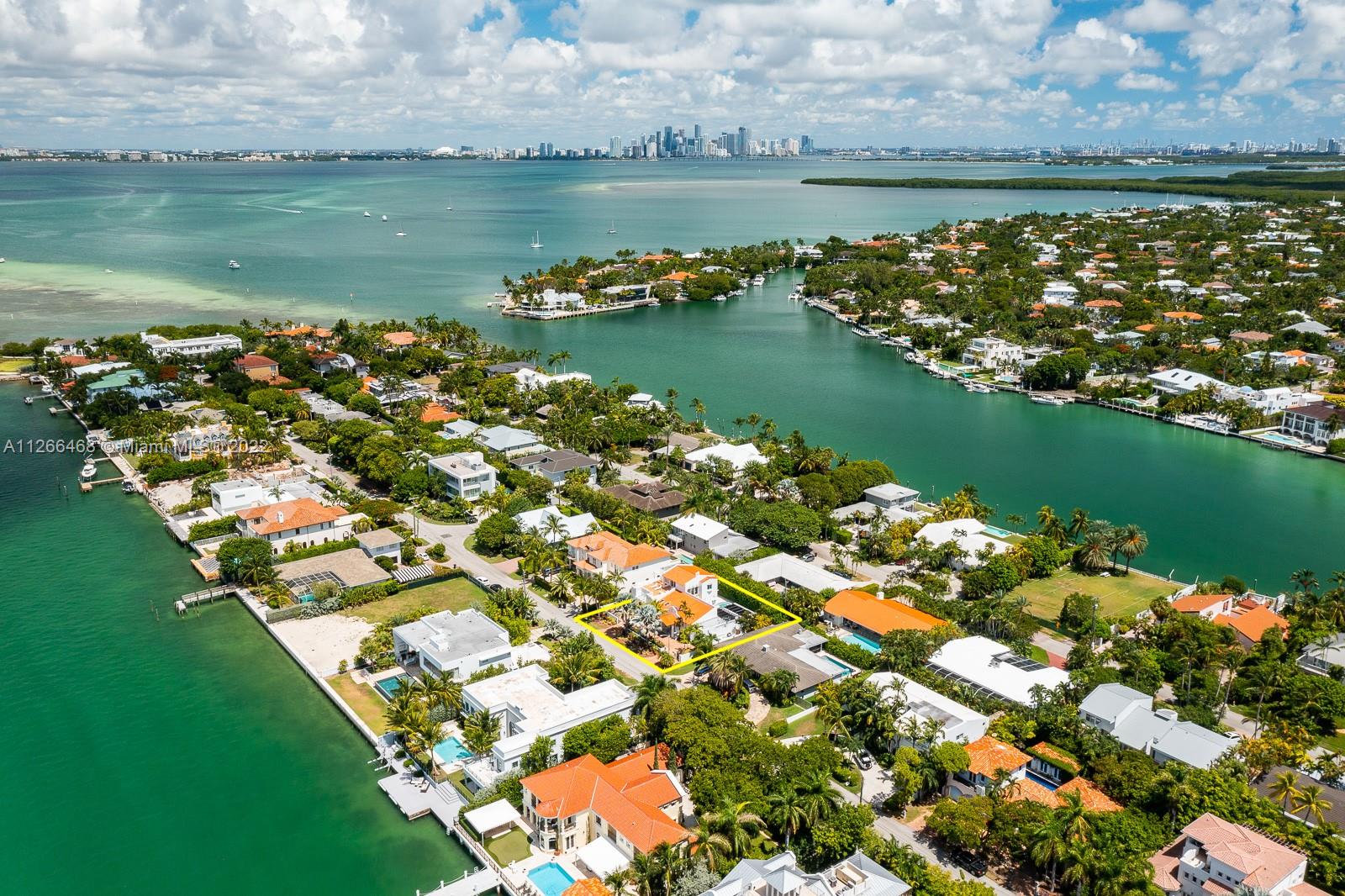 MASHTA ISLAND A REPLAT OF - Residential