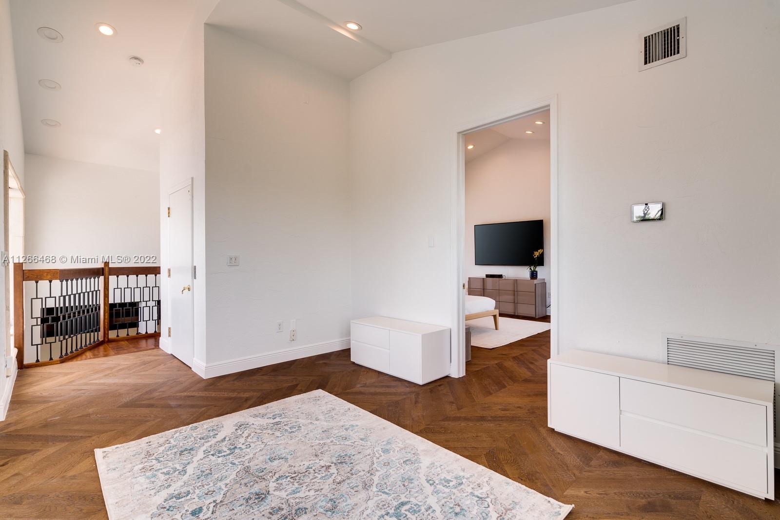 MASHTA ISLAND A REPLAT OF - Residential