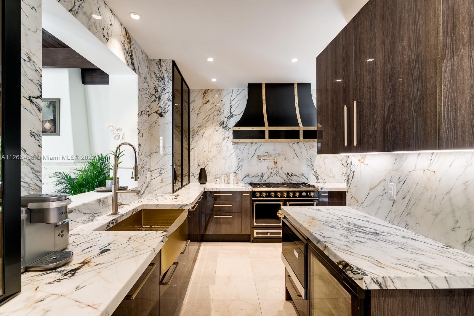 MASHTA ISLAND A REPLAT OF - Residential