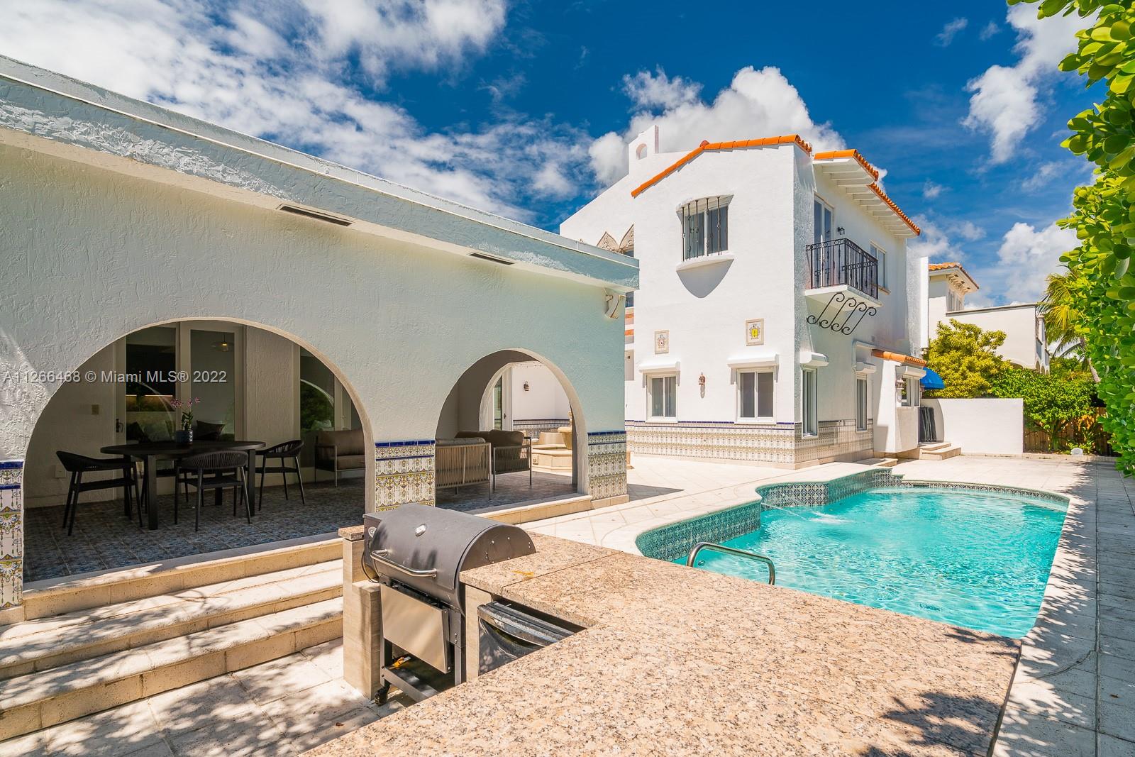 MASHTA ISLAND A REPLAT OF - Residential