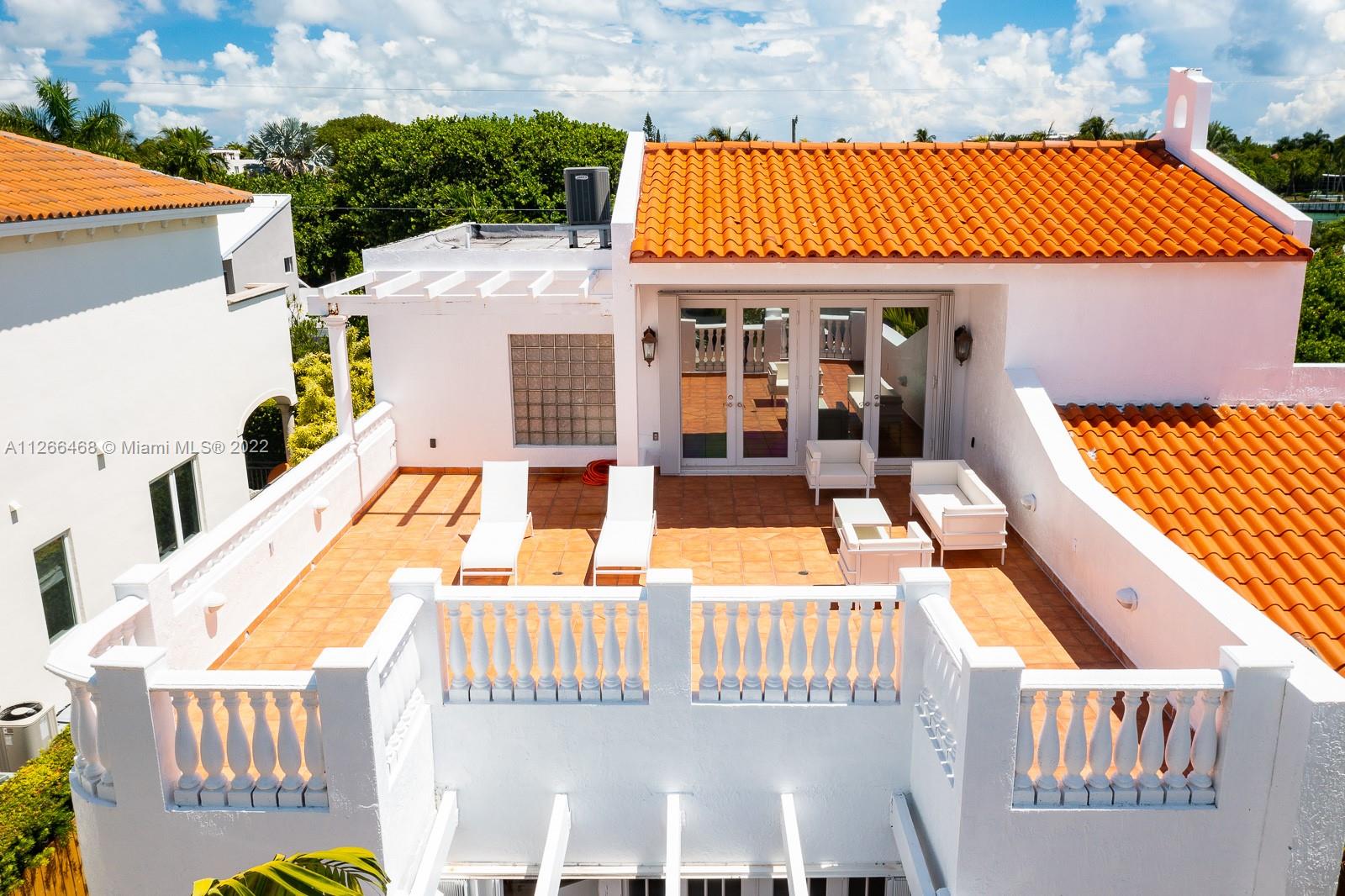 MASHTA ISLAND A REPLAT OF - Residential